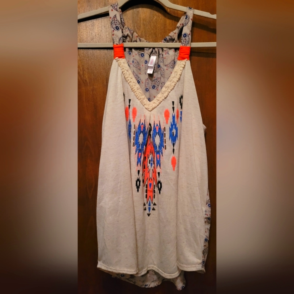NEW Xhileration Cream Aztec Colored Blouse, Size LG